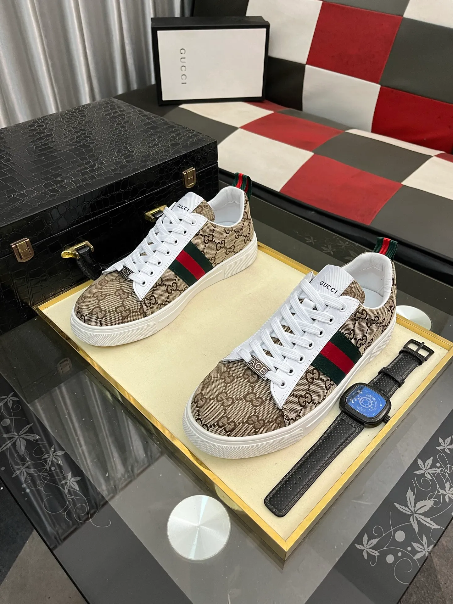 Men's Men's Shoes💰420⌚️⌚️【GUCCI】Gucci men's latest white shoe series casual shoes! The official website is built 1:1. Upper: Made of imported cowhide, with electric embroidery ➕Inner lining: Made of high-quality first-layer pigskin, soft and comfortable. Picky material selection and exquisite workmanship give you the best enjoyment. Size: 38-443️⃣Colors available